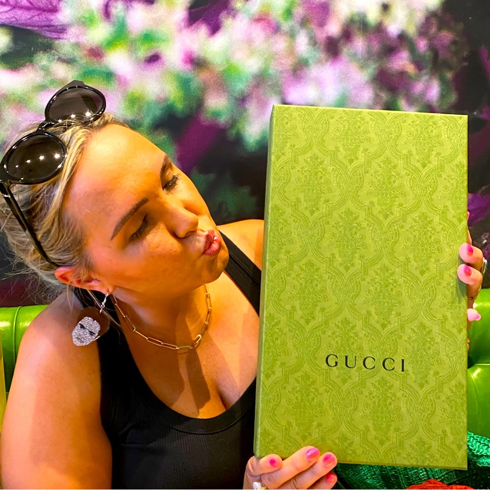 Meet your Posher, Hal